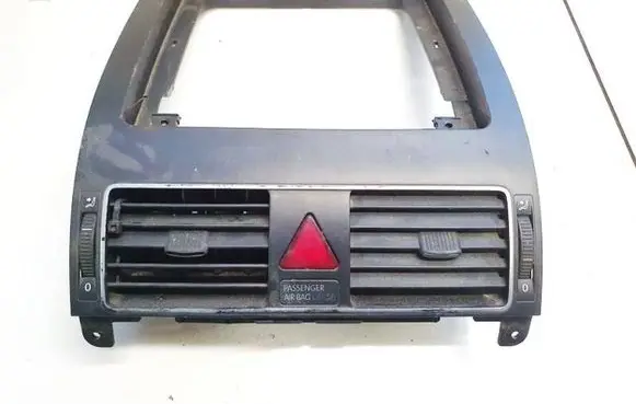 Volkswagen Touran II Dash center air vent grill 1t1819728g