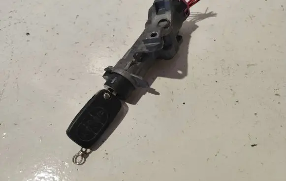 Audi A4 S4 B6 8E 8H Ignition lock 4B0905851C