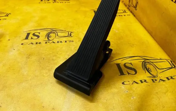 Ford Explorer VI Accelerator throttle pedal L1MC9F836AK