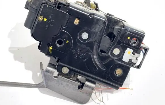 Audi A4 S4 B6 8E 8H Front door lock 4B1837015B