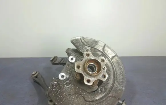 BMW 5 G30 G31 Front wheel hub spindle knuckle 6866337