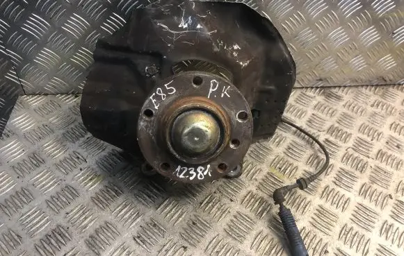 BMW Z4 E85 E86 Front wheel hub
