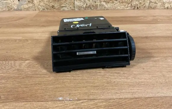 Ford Focus C-MAX Dash center air vent grill 05258004 3M51R014L21P