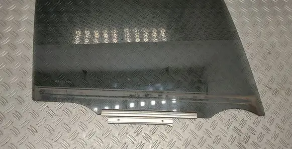 Toyota RAV 4 (XA40) Rear door window glass
