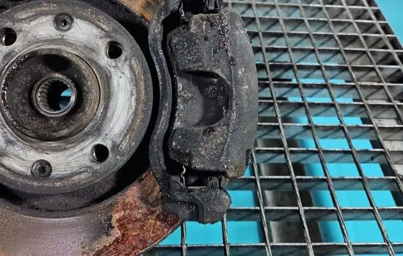 Peugeot 208 I Front brake caliper IMPRK1547370