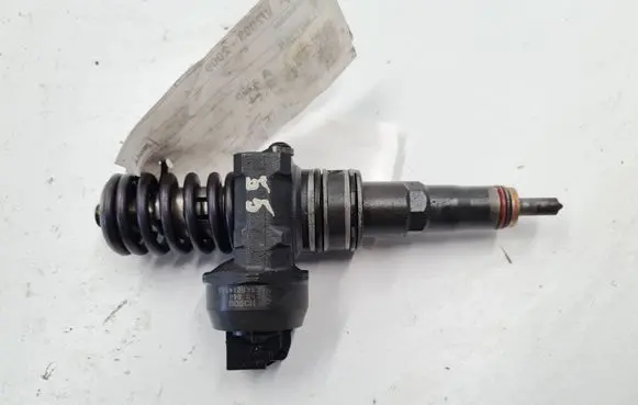 Volkswagen Golf Plus Fuel injector 038130073BN