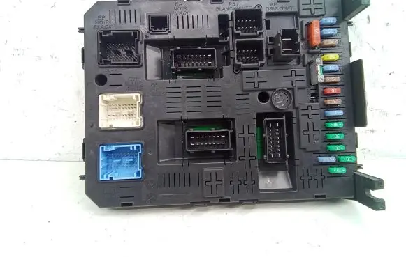 Peugeot Expert Comfort/convenience module 9678476880 28119759