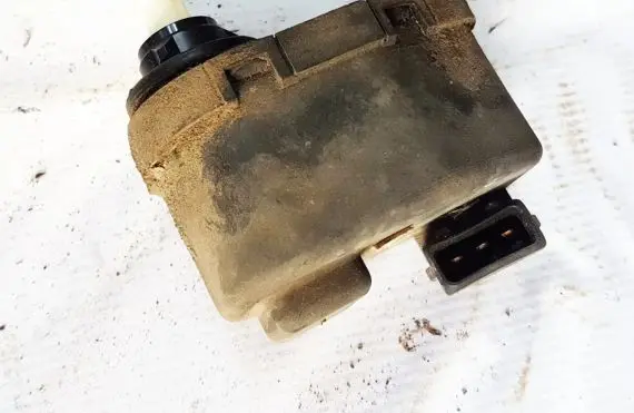 Headlight level adjustment motor