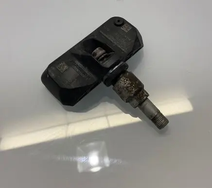 Mercedes-Benz S W221 Tire pressure sensor A0045429818 267T228002 55122228002