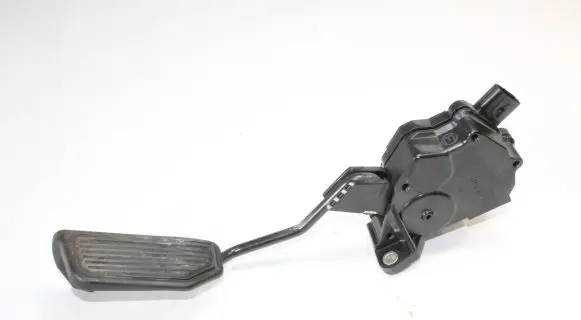 Toyota Prius (XW30) Accelerator throttle pedal 7811047011