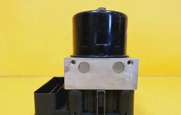 Mini One - Cooper R50 - 53 ABS Pump 6760265 6760266