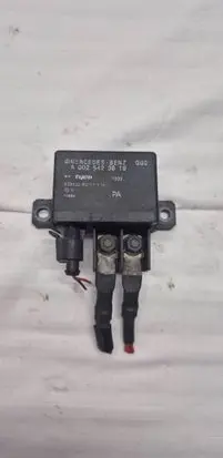 Mercedes-Benz E W211 Charging relay A0025423819 V23132A200114
