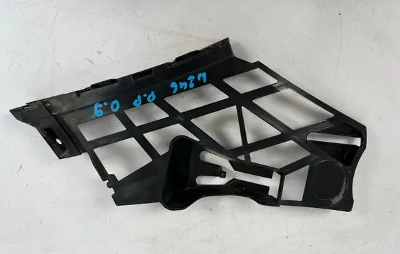 Mercedes-Benz B W246 W242 Front bumper mounting bracket A2468852021
