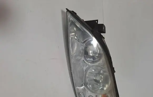Ford Mondeo Mk III Headlight/headlamp 1S7113006SC 0301174203