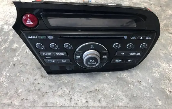 Honda Insight Radio/CD/DVD/GPS head unit 39100-TM8-G01