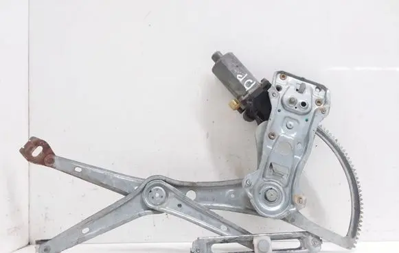 Mercedes-Benz E W210 Front door window regulator with motor 0130821671