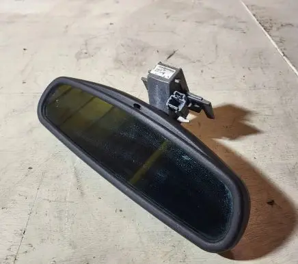 Rear view mirror (interior)
