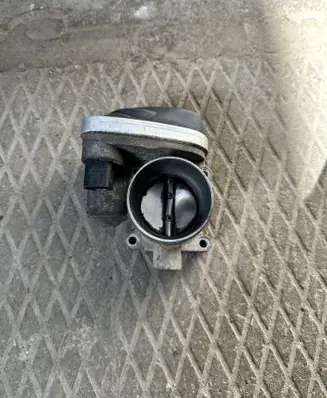 Volkswagen Golf IV Throttle valve 036133062M