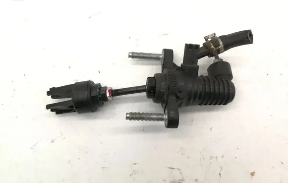 Clutch slave cylinder