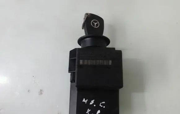 Mercedes-Benz C W203 Ignition lock 2035450508