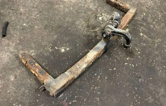 Nissan X-Trail T30 Tow bar set 