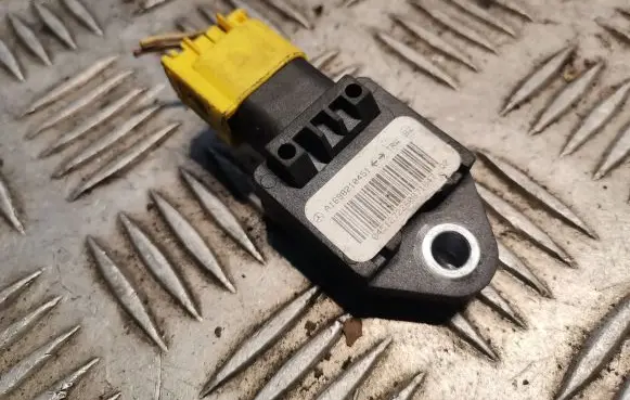 Mercedes-Benz A W169 Airbag deployment crash/impact sensor 1698210451