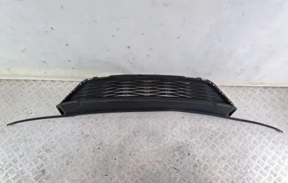 KIA Ceed Front bumper lower grill 86560J7DA0