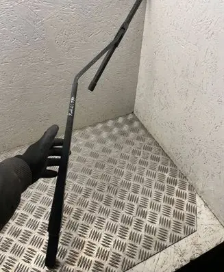 Toyota Avensis Verso Front wiper blade arm