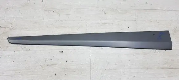 Hyundai i10 Front door trim (molding) 87711G2000