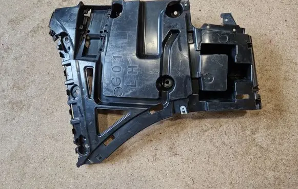 BMW X3 G01 Rear bumper mounting bracket 7400667
