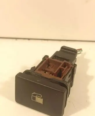 Toyota Avensis T270 Fuel tank opening switch 