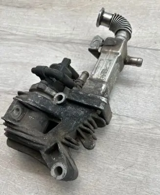 Renault Scenic II - Grand scenic II EGR valve 3129002 8200360566A H7700107471