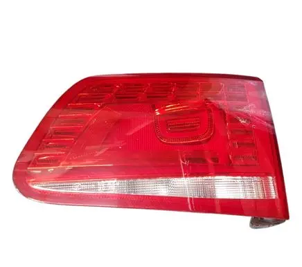 Volkswagen Touareg II Tailgate rear/tail lights 7P6945308