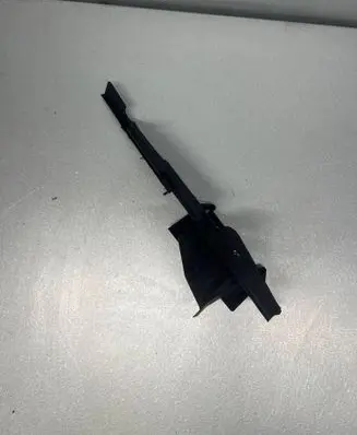 Front bumper mounting bracket