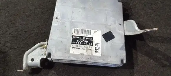 Toyota Avensis T220 Engine control unit/module 8966144300 89661-44300