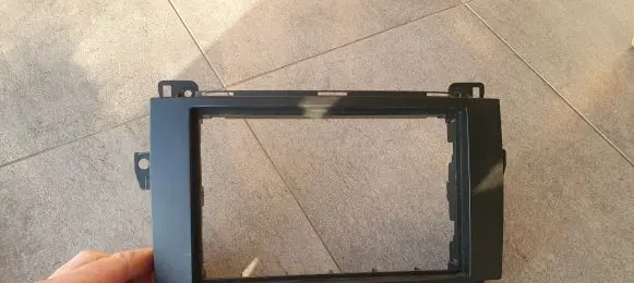 Radio/GPS head unit trim