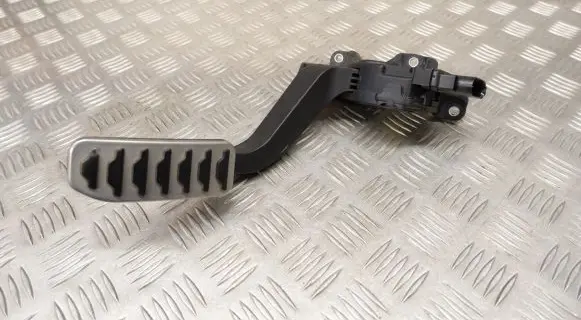 Land Rover Evoque I Accelerator throttle pedal BJ3M9F836FB