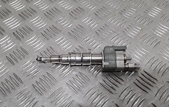 BMW 3 E92 E93 Fuel injector 13537589048