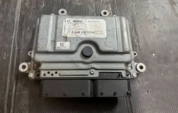 Mercedes-Benz A W169 Engine control unit/module A6401503391 0281013935