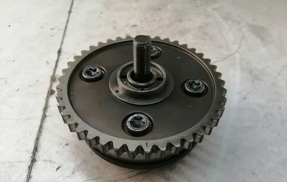 BMW M5 Camshaft pulley/ VANOS 13610513DE 13610513