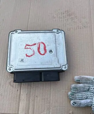 Volkswagen Golf Plus Engine control unit/module 03G906021HC 0281013685