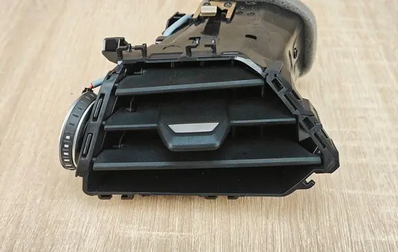 BMW 4 G22 G23 G24 G26 Dashboard air vent grill cover trim 6848617