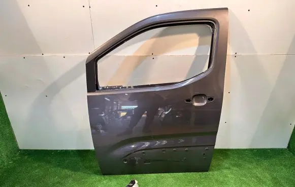 Peugeot Partner Front door