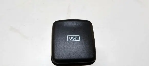 Chrysler Pacifica USB socket connector 68229847AA 53306592 33300237