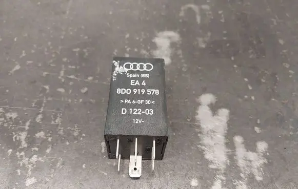 Volkswagen Golf IV Other relay 8D0919578 384