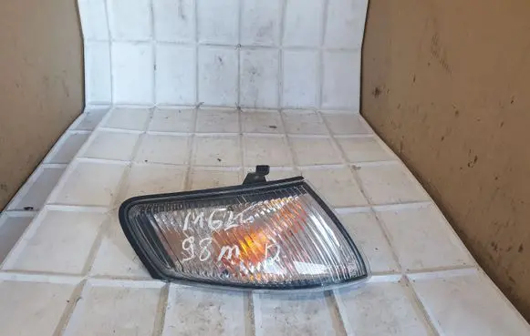 Mazda 626 Front indicator light 21061822