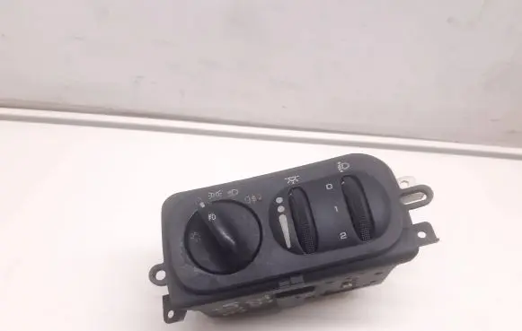 Chrysler 300M Light switch 987539