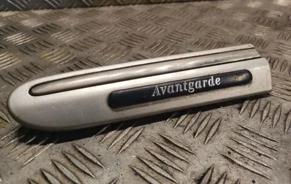 Mercedes-Benz C W203 Fender grill 2036904762