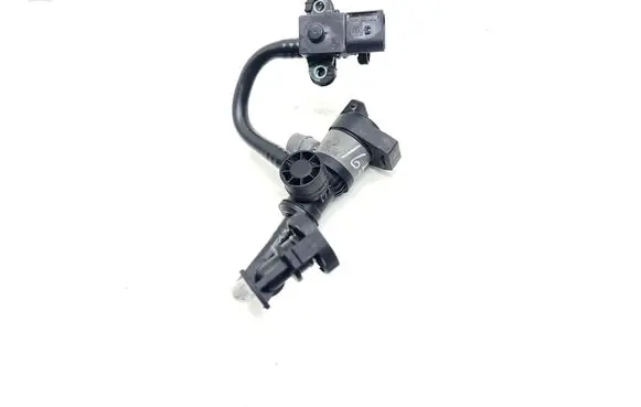 BMW 4 F32 F33 Breather valve 7636155