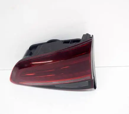 Volkswagen Golf VII Tailgate rear/tail lights
